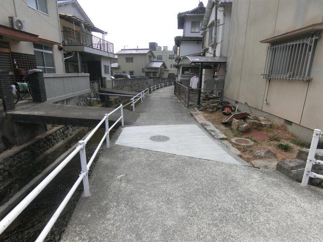 近くに施設あり