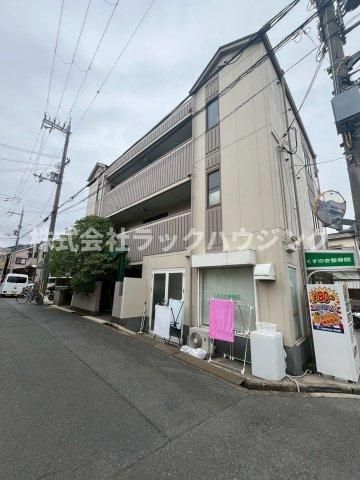 真奈ハイツの外観画像