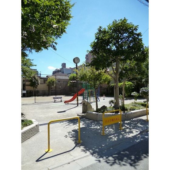 近くに施設あり