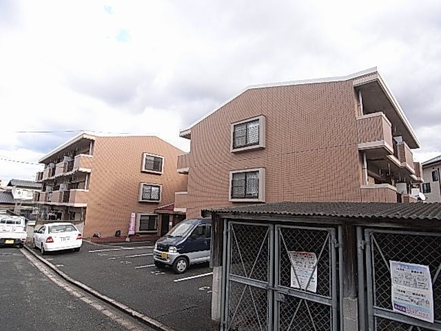 秋山マンションの外観画像