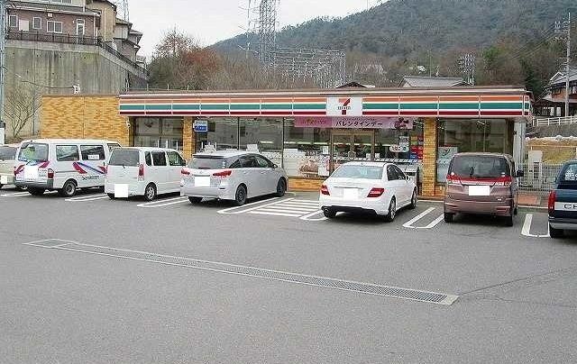 セブンイレブンまで1200m