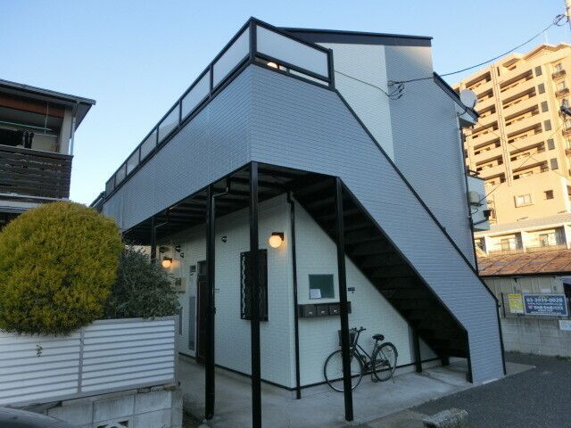 カラコレスの外観画像