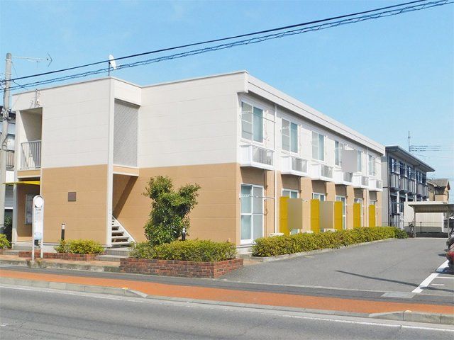 レオパレススリーホークスの外観画像