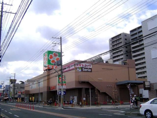 近くに施設あり