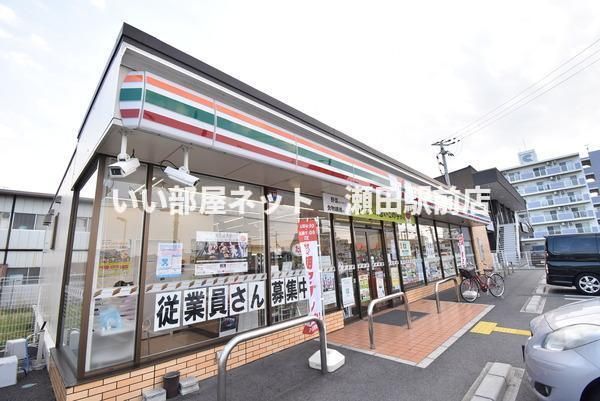 セブンイレブン栗東出庭店(コンビニ)まで911m
