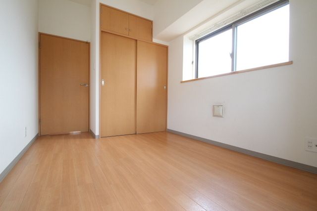 ベッドルーム