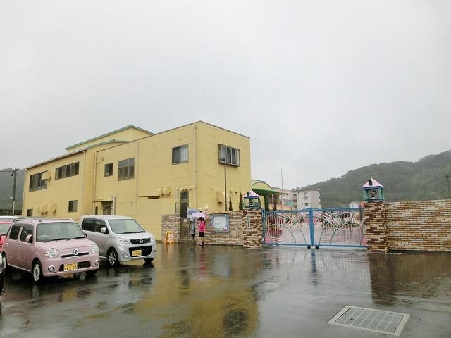 水巻中央幼稚園(729m)