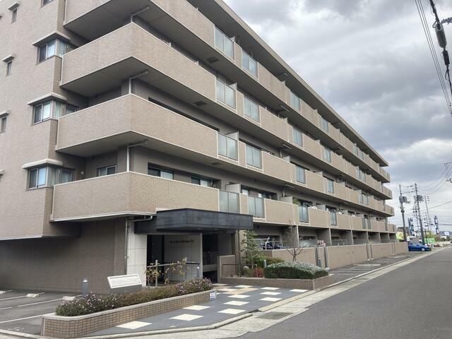 アルファスマートレインボー通りの外観画像