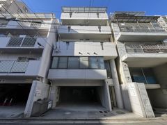 アルファービルの外観画像