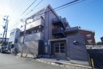 アンプルール新屋敷の外観