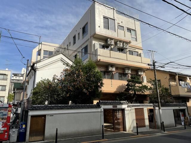 蔵とまきの郷の外観画像