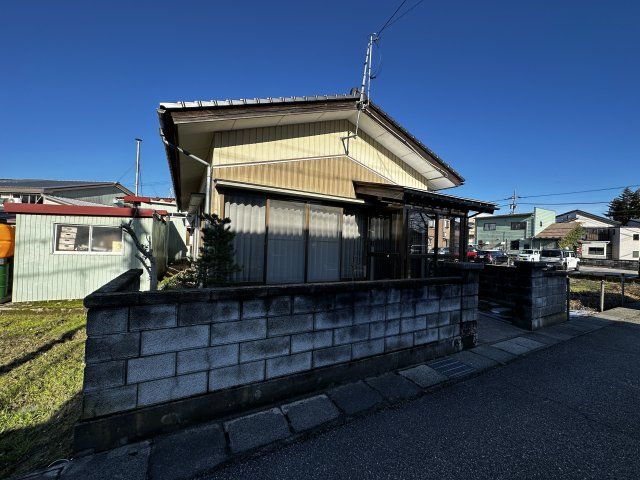 砺波市山王町貸家の外観画像