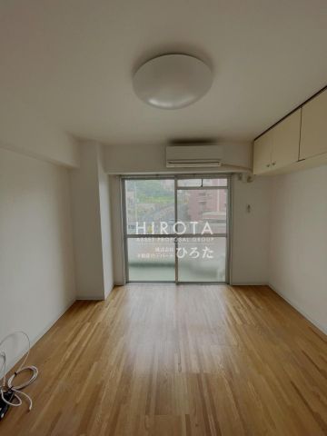 ファミリーマート／小倉紫川インター店 (333m)