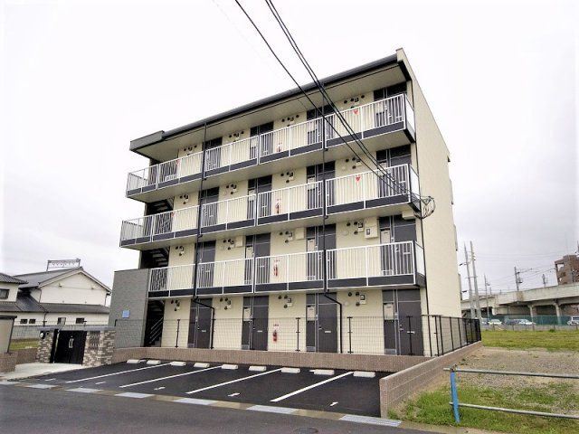レオパレスエヌリバーの外観画像