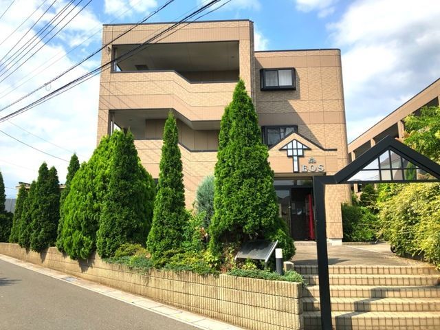 EOS（イオス）の外観画像