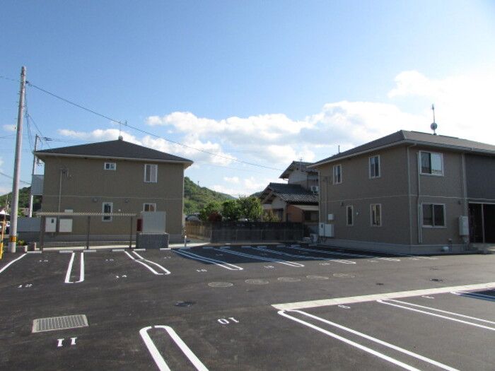 近くに施設あり
