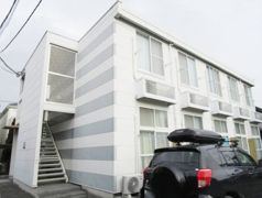 レオパレス西鶴間の外観画像