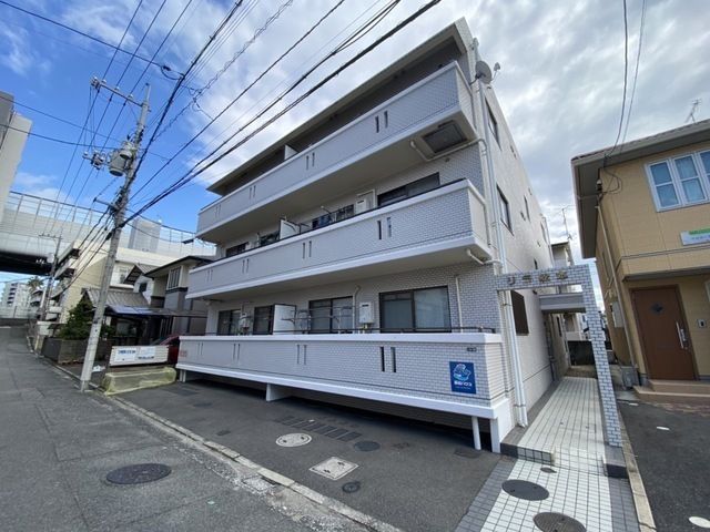 リラ船本の外観画像