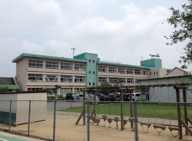 岡垣町立吉木小学校(784m)