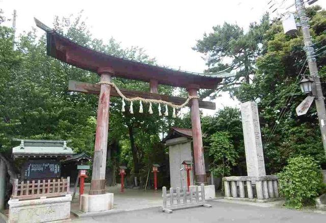 鷲宮神社まで1300m