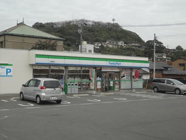 ファミリーマート／八幡田町店 (330m)