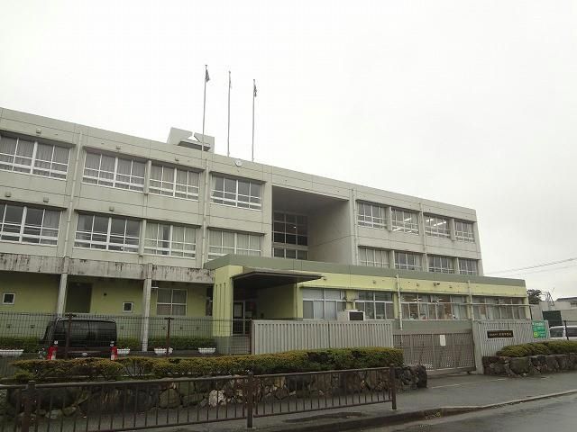 飛幡中学校(500m)