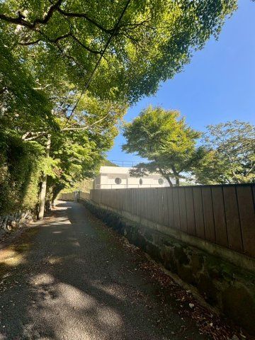 近くに施設あり