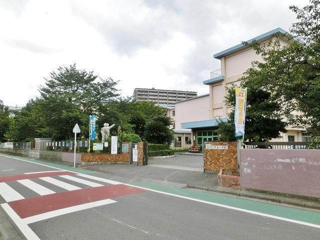 中島小学校(540m)