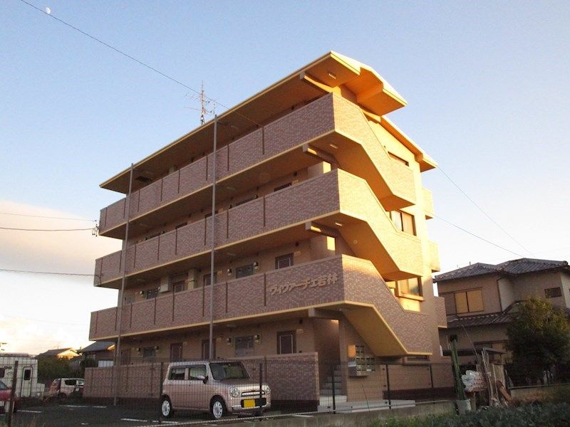 ヴィヴァーチェ若林の外観画像