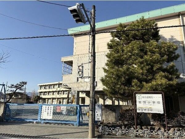 近くに施設あり