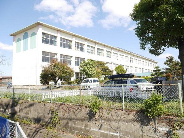 伊左座小学校(435m)