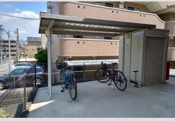 近くに施設あり