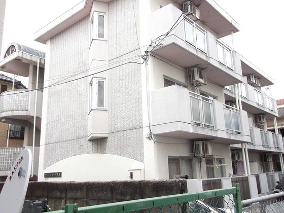 クイーンヤード長束の外観画像