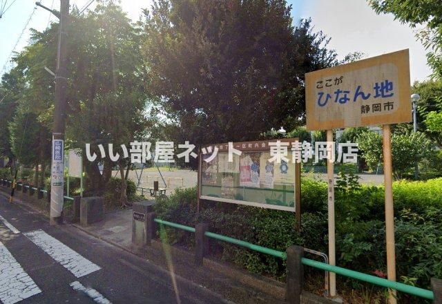 近くに施設あり