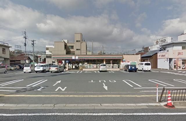 セブン‐イレブン／直方殿町店(1079m)