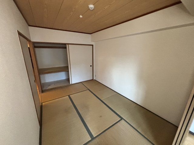 ベッドルーム