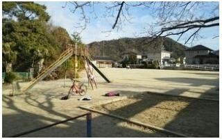 公園まで110m