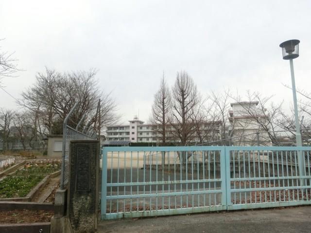 八児中学校(560m)