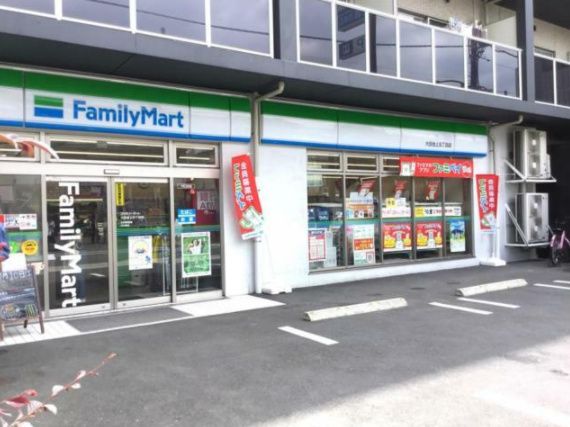 近くに施設あり