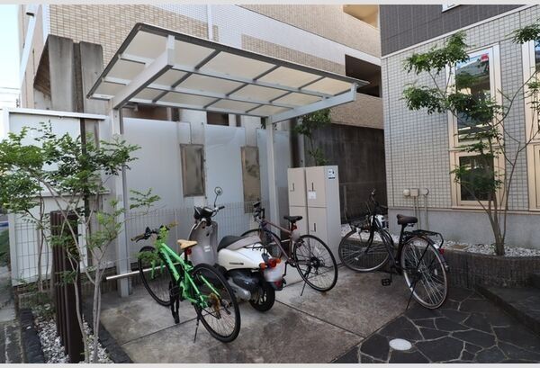 近くに施設あり
