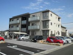 プリティーウーマン B棟の外観画像