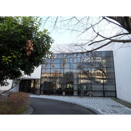 近くに施設あり