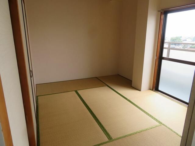 ベッドルーム
