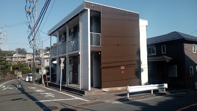 レオパレスあきばの外観画像