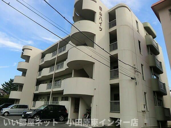 泰山ハイツの外観画像