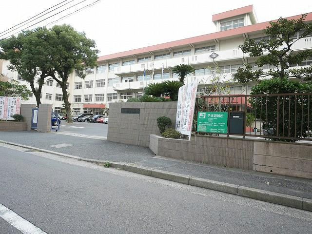 福岡県立小倉西高等学校(460m)