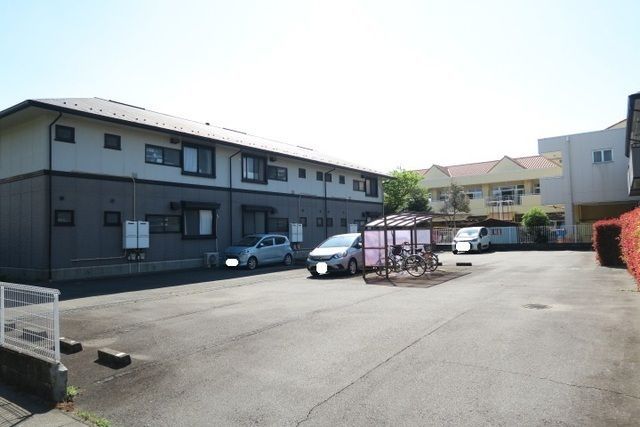 近くに施設あり