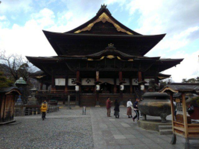 善光寺まで1200m