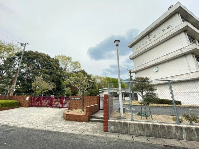 近くに施設あり