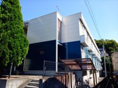 レオパレスウエストコートの外観画像